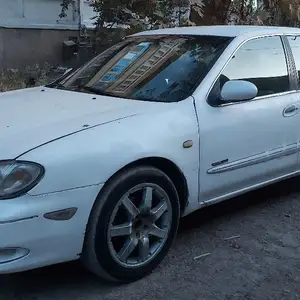 Nissan Cefiro, 2001