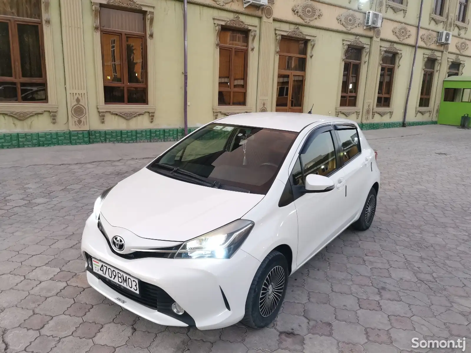 Toyota Vitz, 2015-1