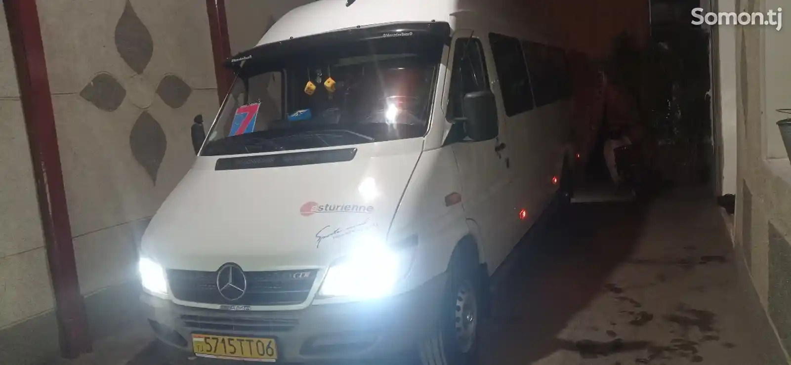 Mercedes benz sprinter-1