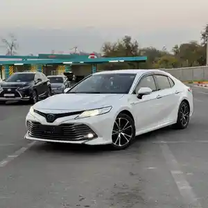 Toyota Camry, 2018