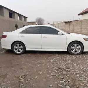 Toyota Camry, 2010