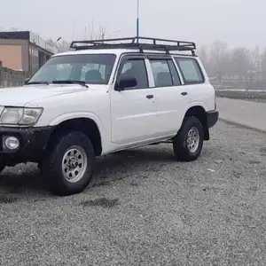 Nissan Patrol, 2004