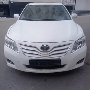 Toyota Camry, 2010