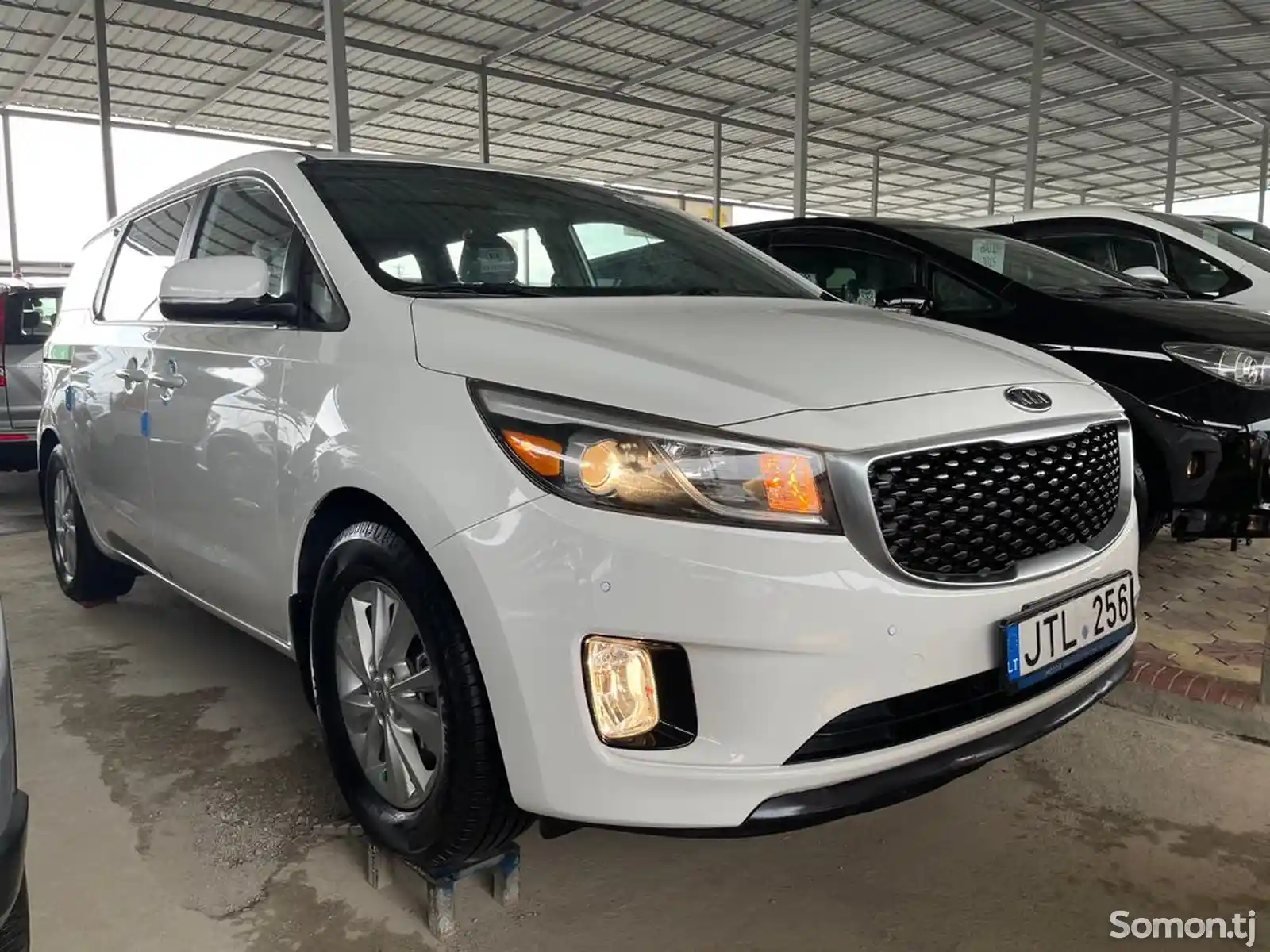 Kia Carnival, 2015-3