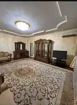 2-комн. квартира, 4 этаж, 100м², Дом печати-4