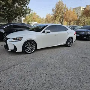 Lexus IS series, 2014