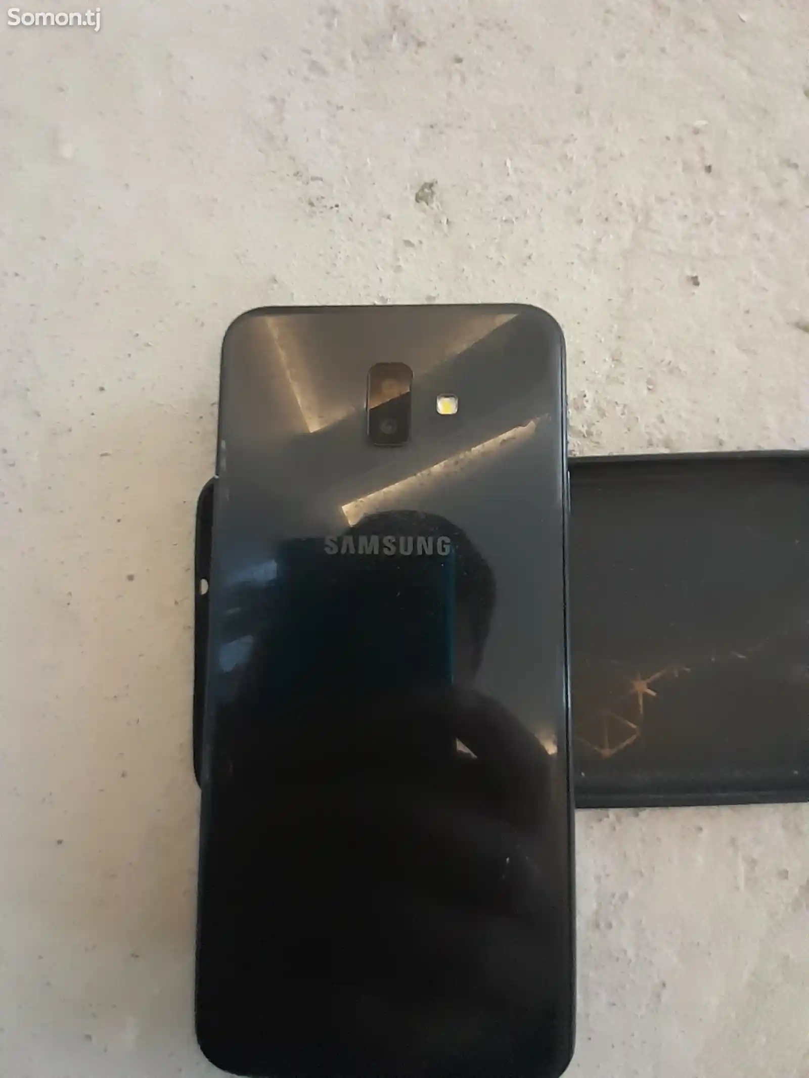 Samsung Galaxy J6 Plus-4