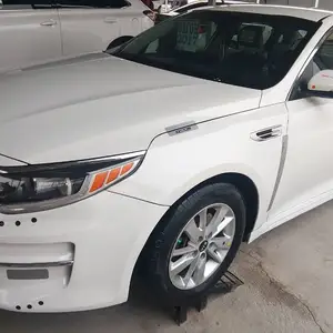 Kia K5, 2016