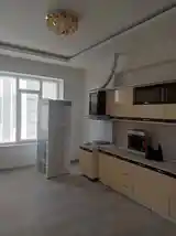 2-комн. квартира, 5 этаж, 90м²,  33мкр-4