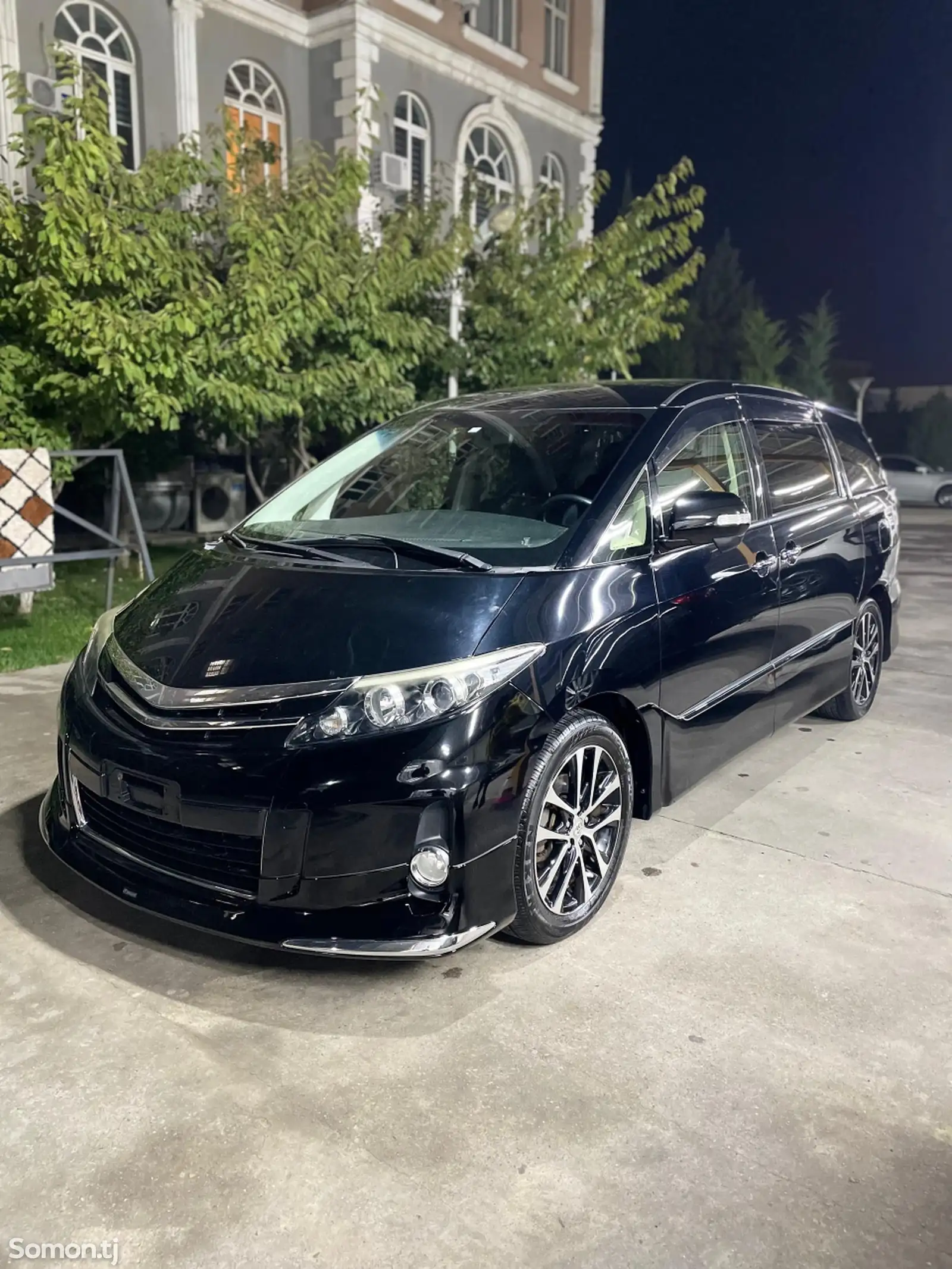 Toyota Estima, 2015-1