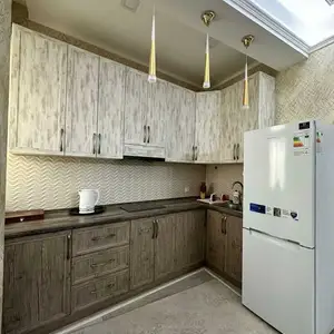 2-комн. квартира, 8 этаж, 42м², Дом печати