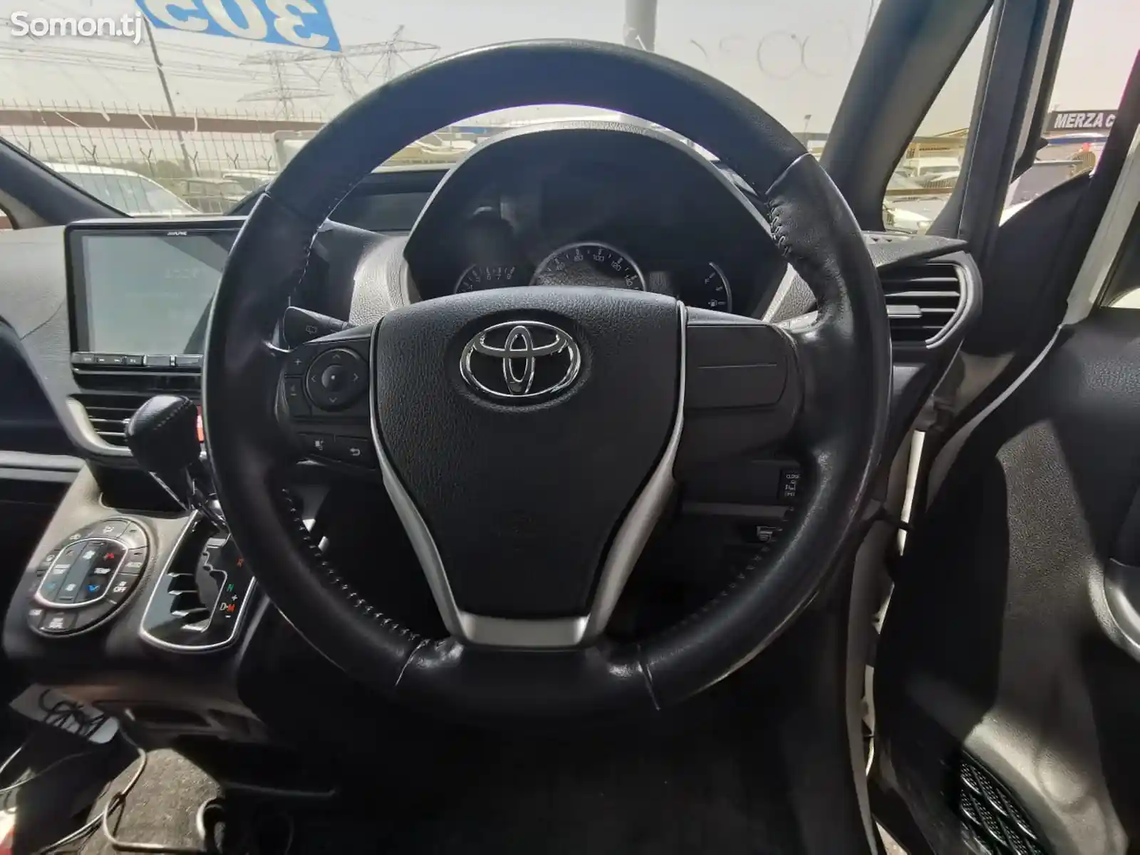 Toyota Voxy, 2014-9