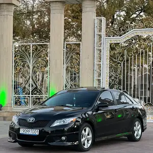 Toyota Camry, 2010