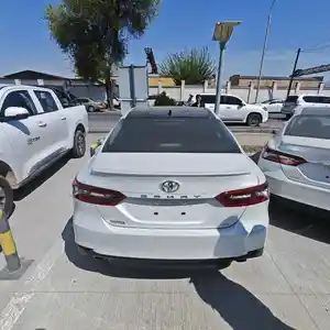 Toyota Camry, 2023