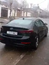 Hyundai Elantra, 2017-8