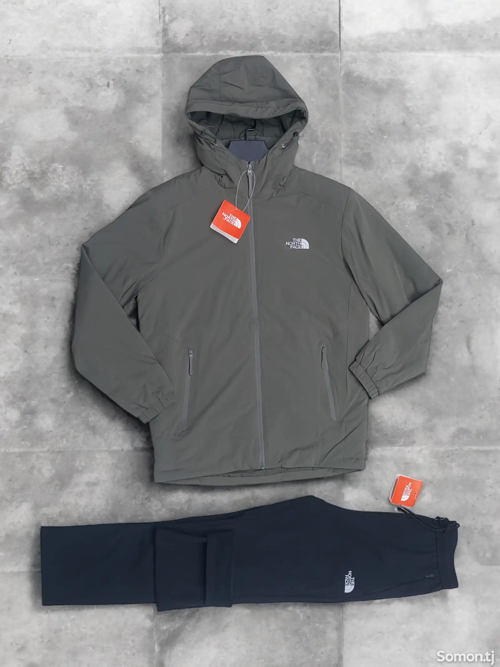 Спортивный костюм The North Face-1