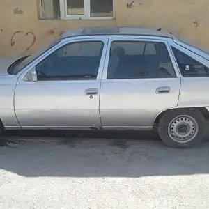 Daewoo Nexia, 1995