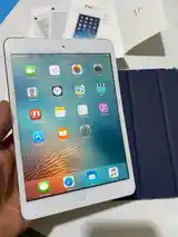 Планшет iPad mini-4