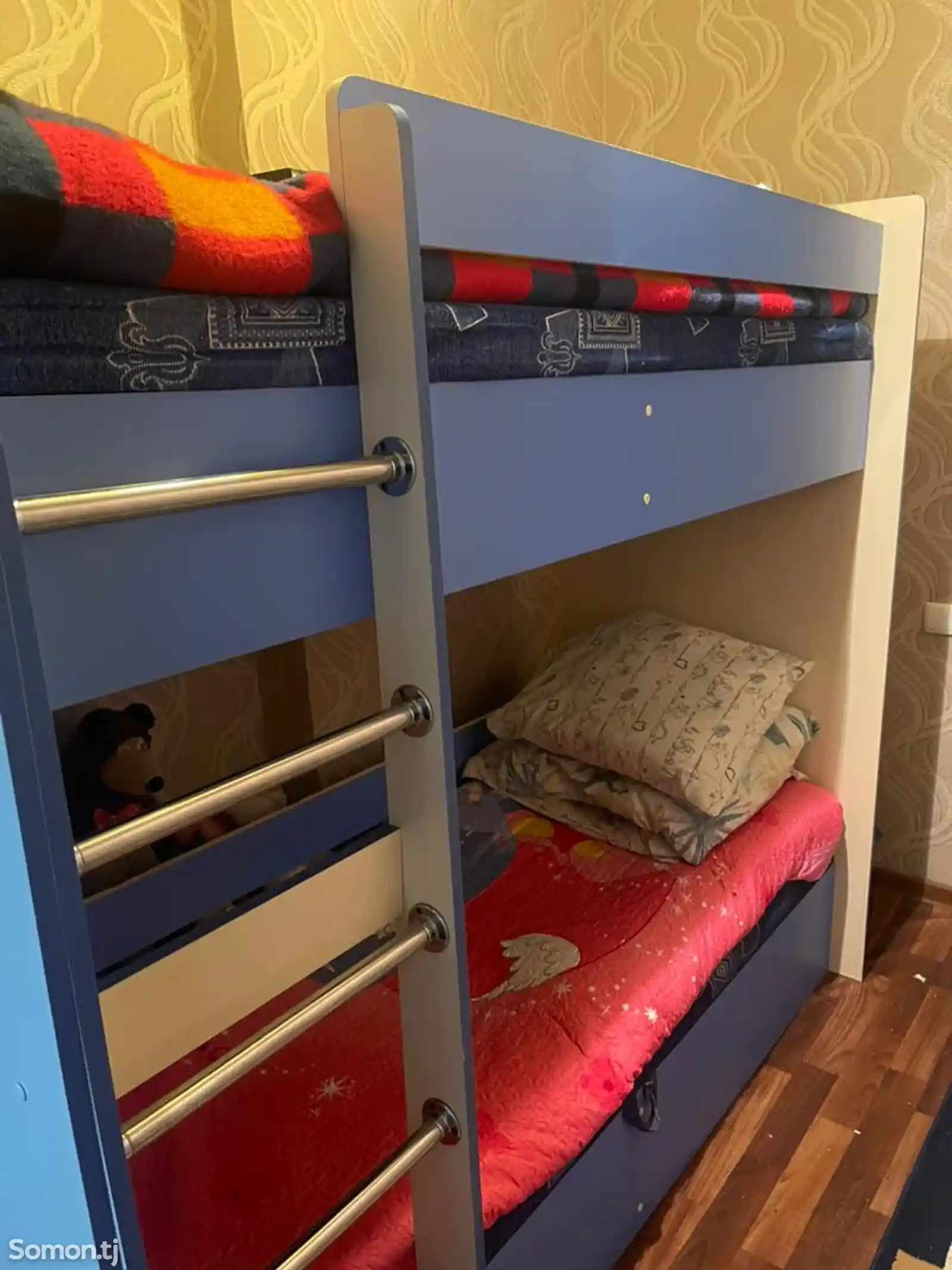 Детская кровать и шкаф купе-2