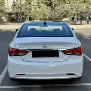 Hyundai Sonata, 2013