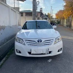 Toyota Camry, 2010