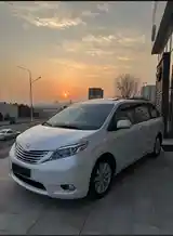 Toyota Sienna, 2018-11