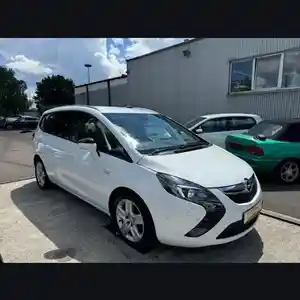 Opel Zafira, 2016