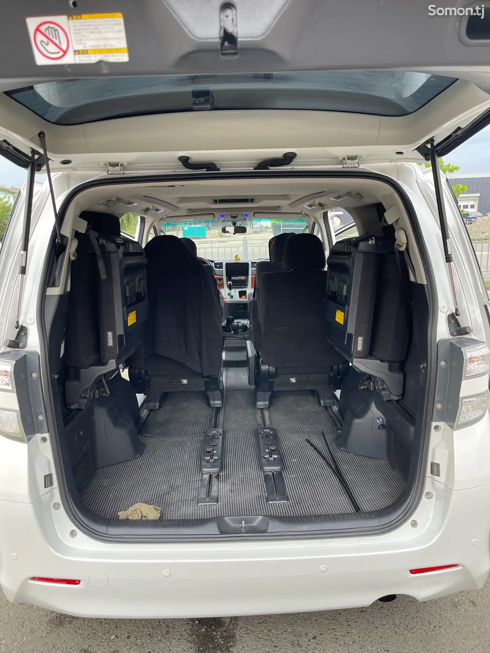 Toyota Vellfire, 2010-7