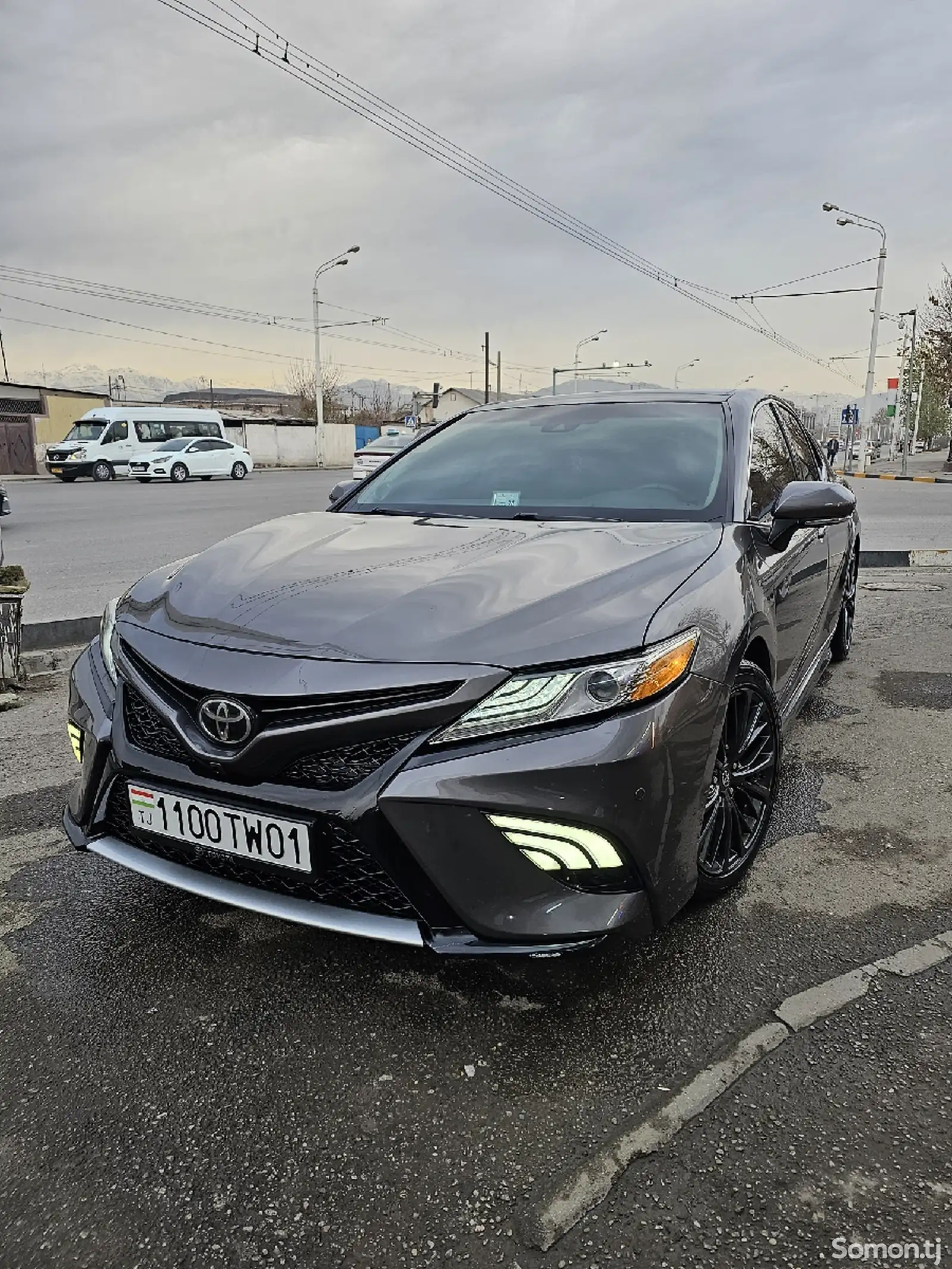 Toyota Camry, 2018-1