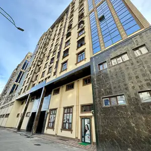 3-комн. квартира, 3 этаж, 138 м², исмоили сомони, Мехргон