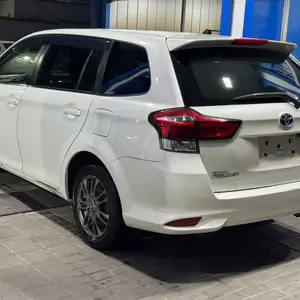 Toyota Fielder, 2015