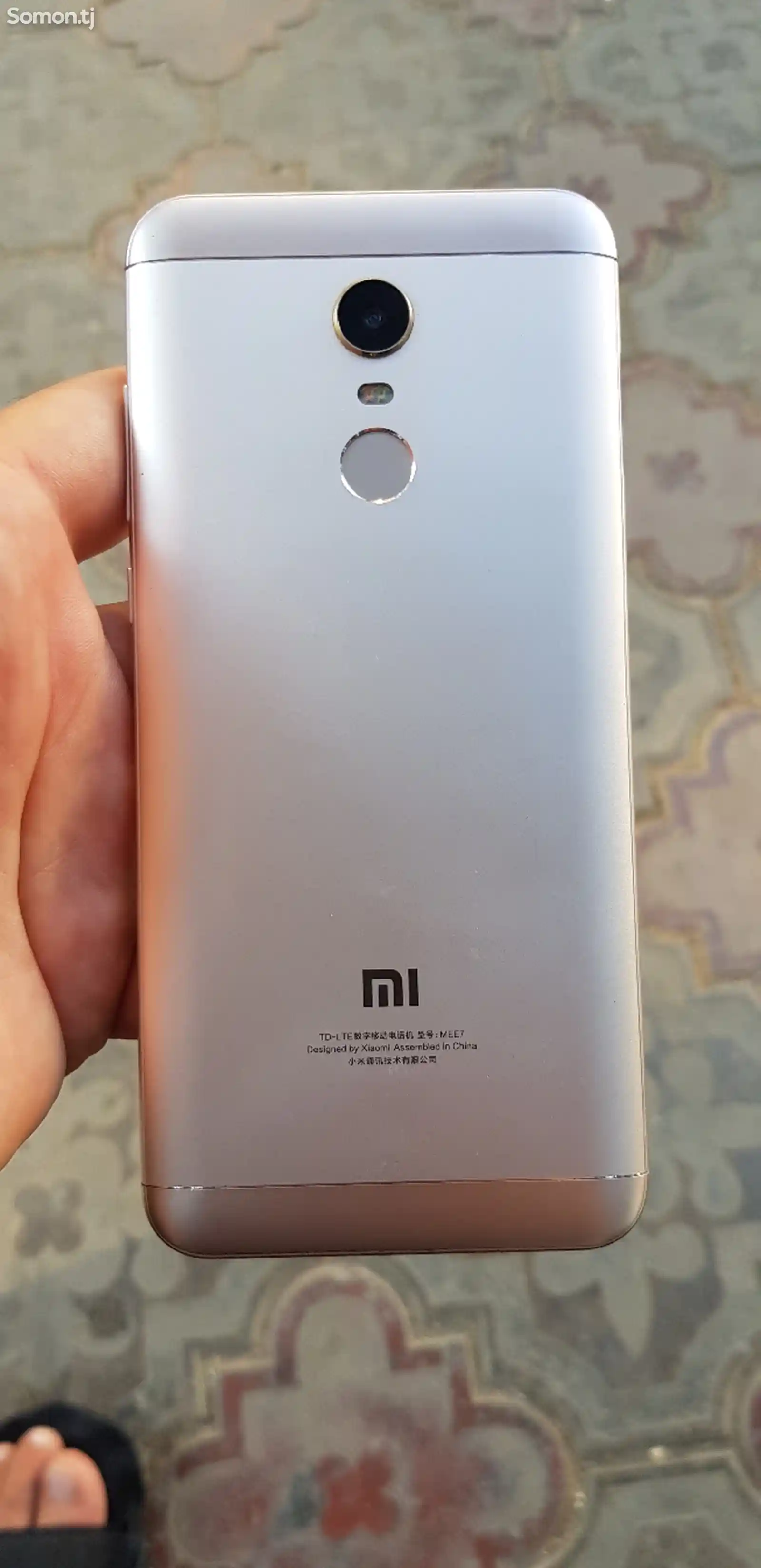 Xiaomi Redmi 5Plus-2