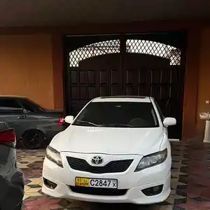 Toyota Camry, 2010