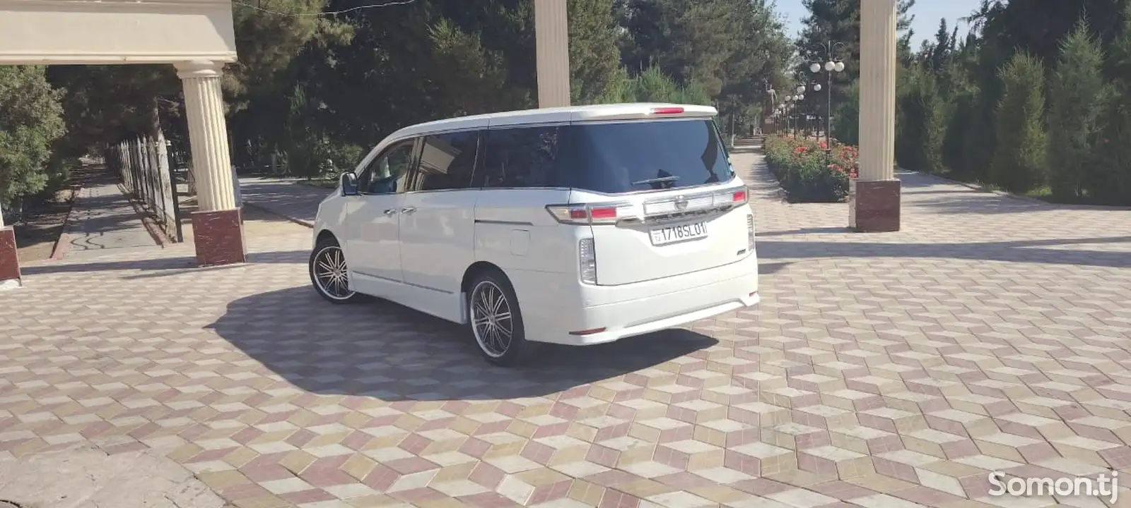 Nissan Elgrand, 2015-8