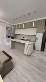 3-комн. квартира, 10 этаж, 110м², Больница Скорый-2