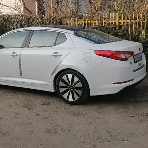 Kia K5, 2011