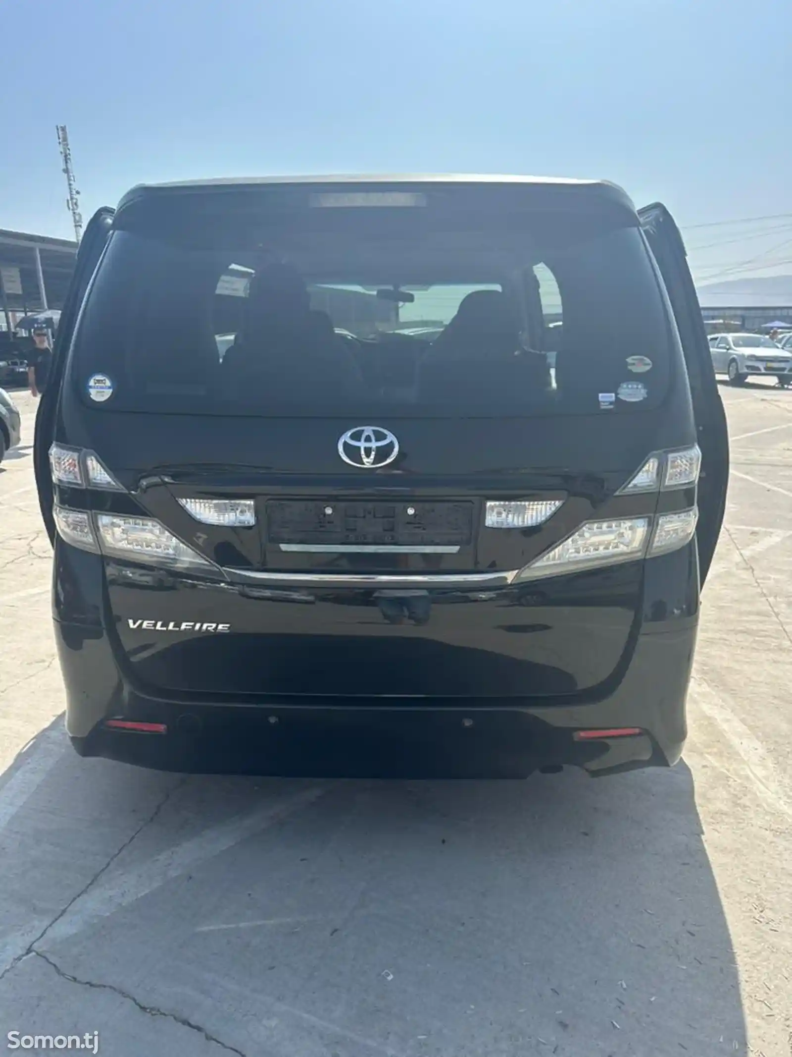 Toyota Vellfire, 2010-2