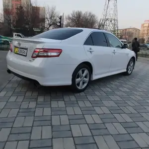 Toyota Camry, 2011