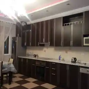 2-комн. квартира, 5 этаж, 72 м², дом печать "Пойтахт"