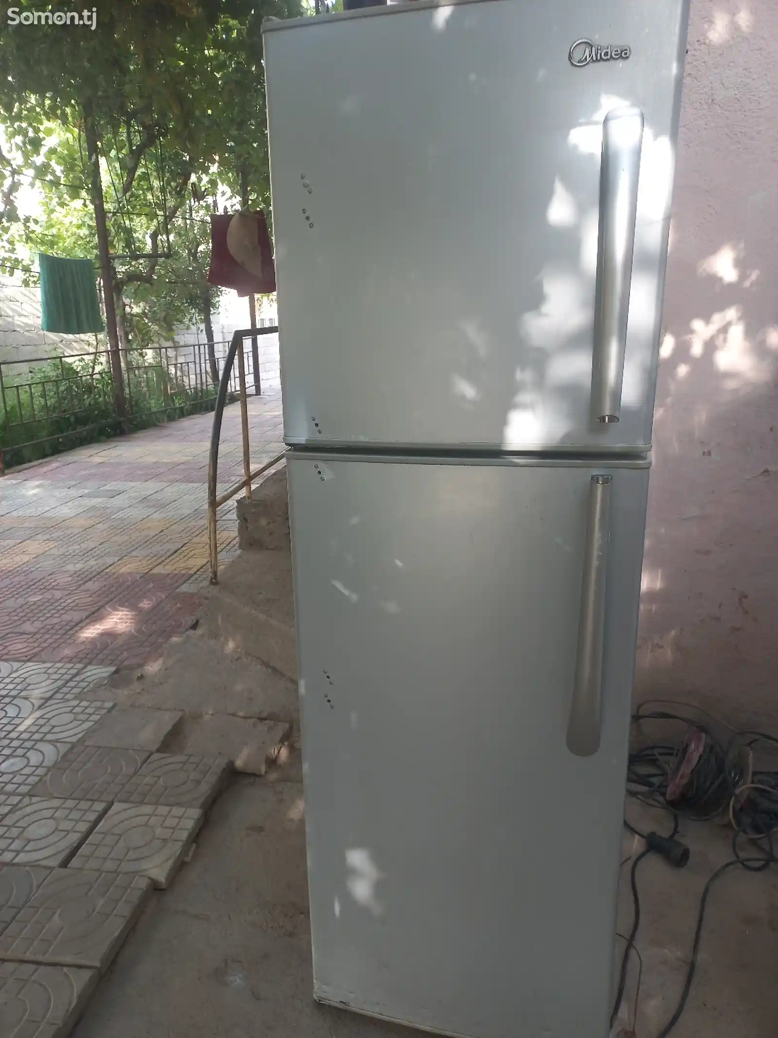 Холодильник Midea-8