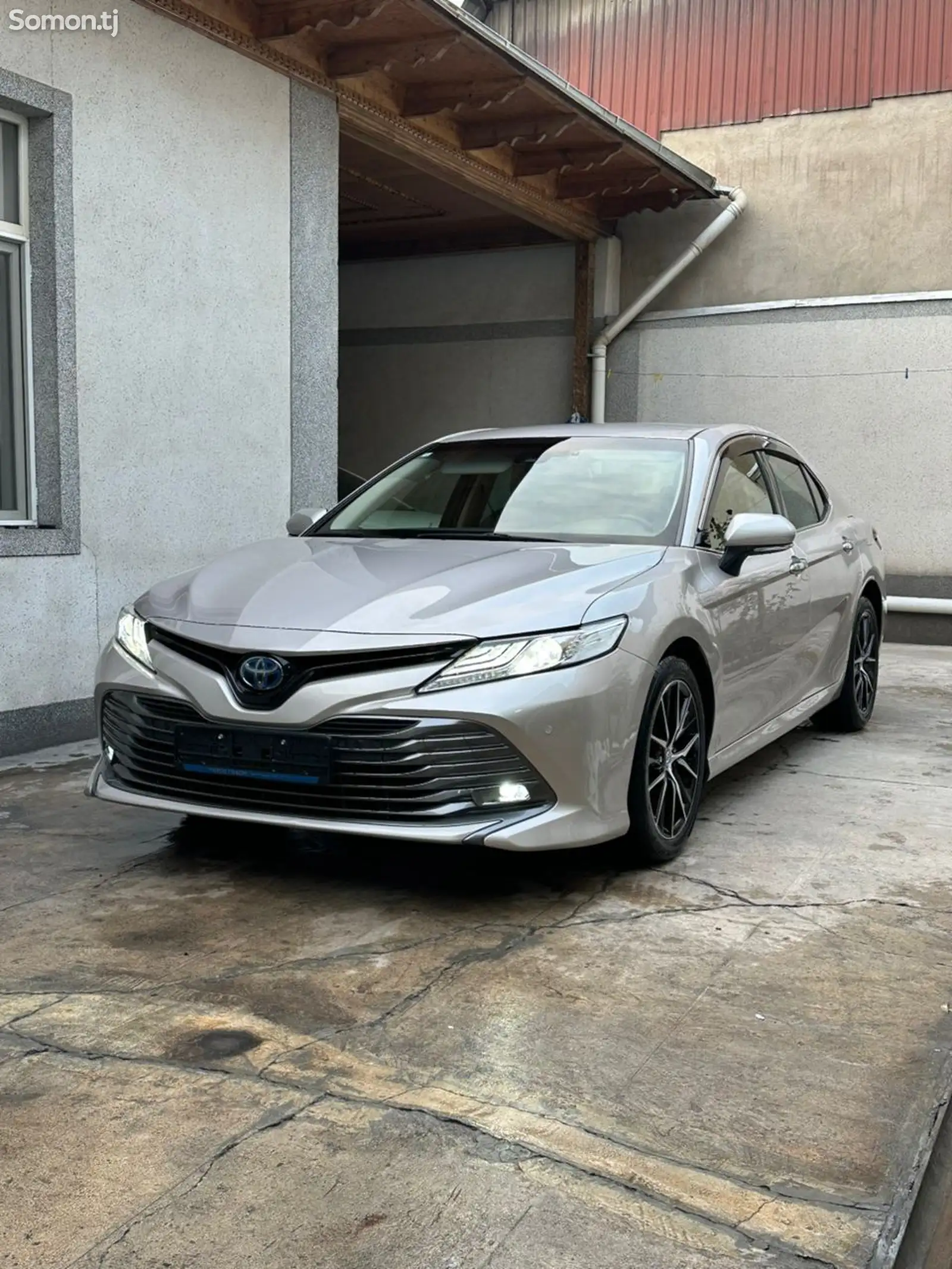 Toyota Camry, 2018-1