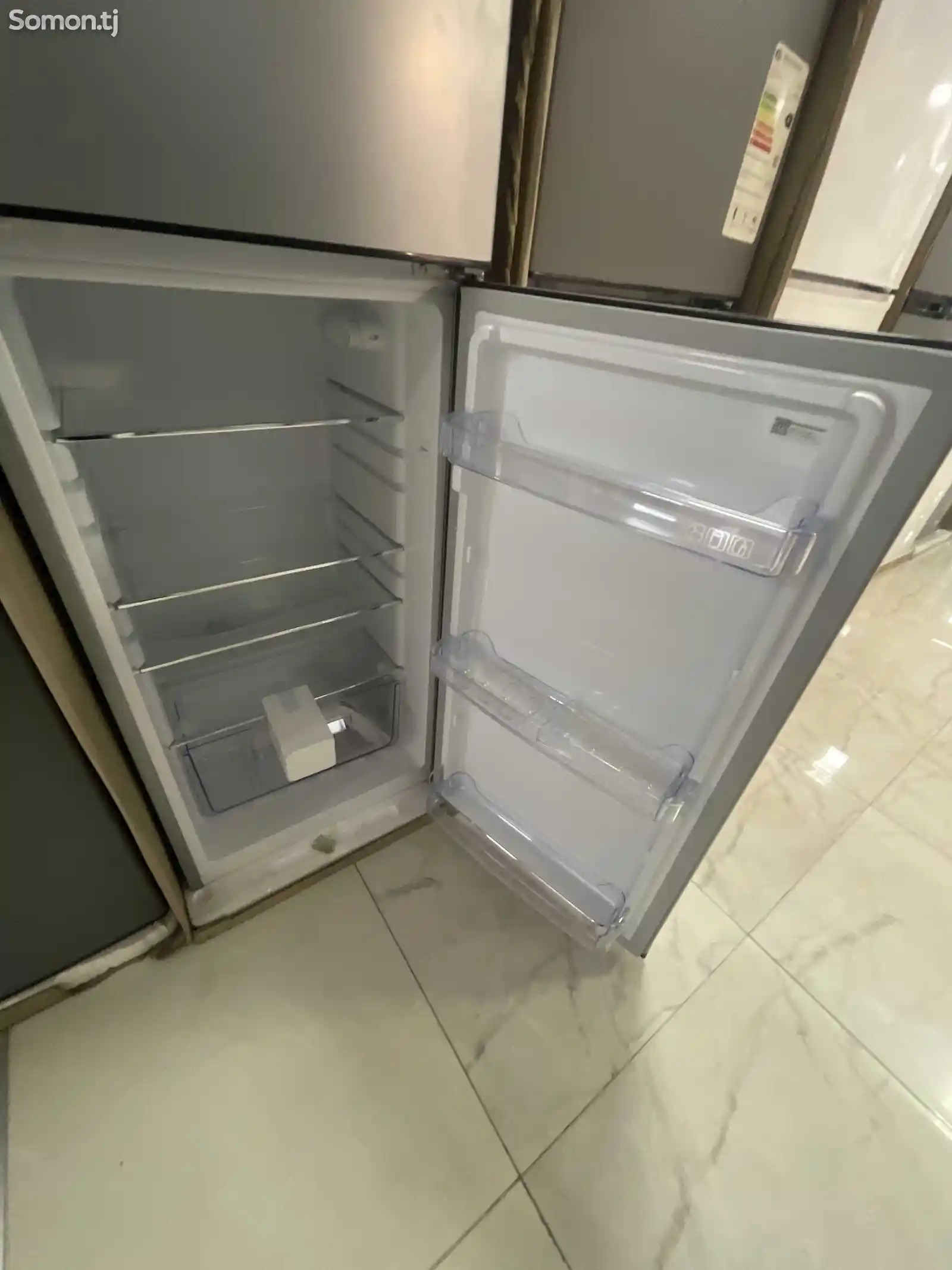 Холодильник Artel-5