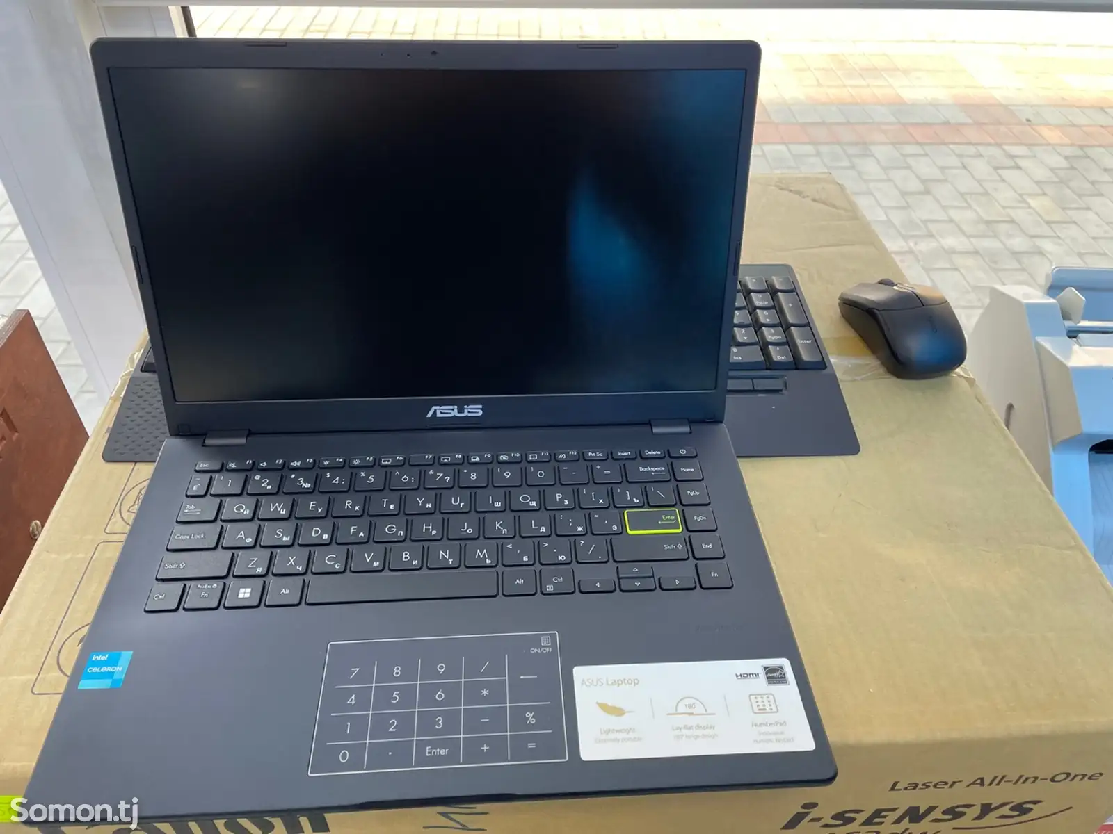 Ноутбук Asus-1