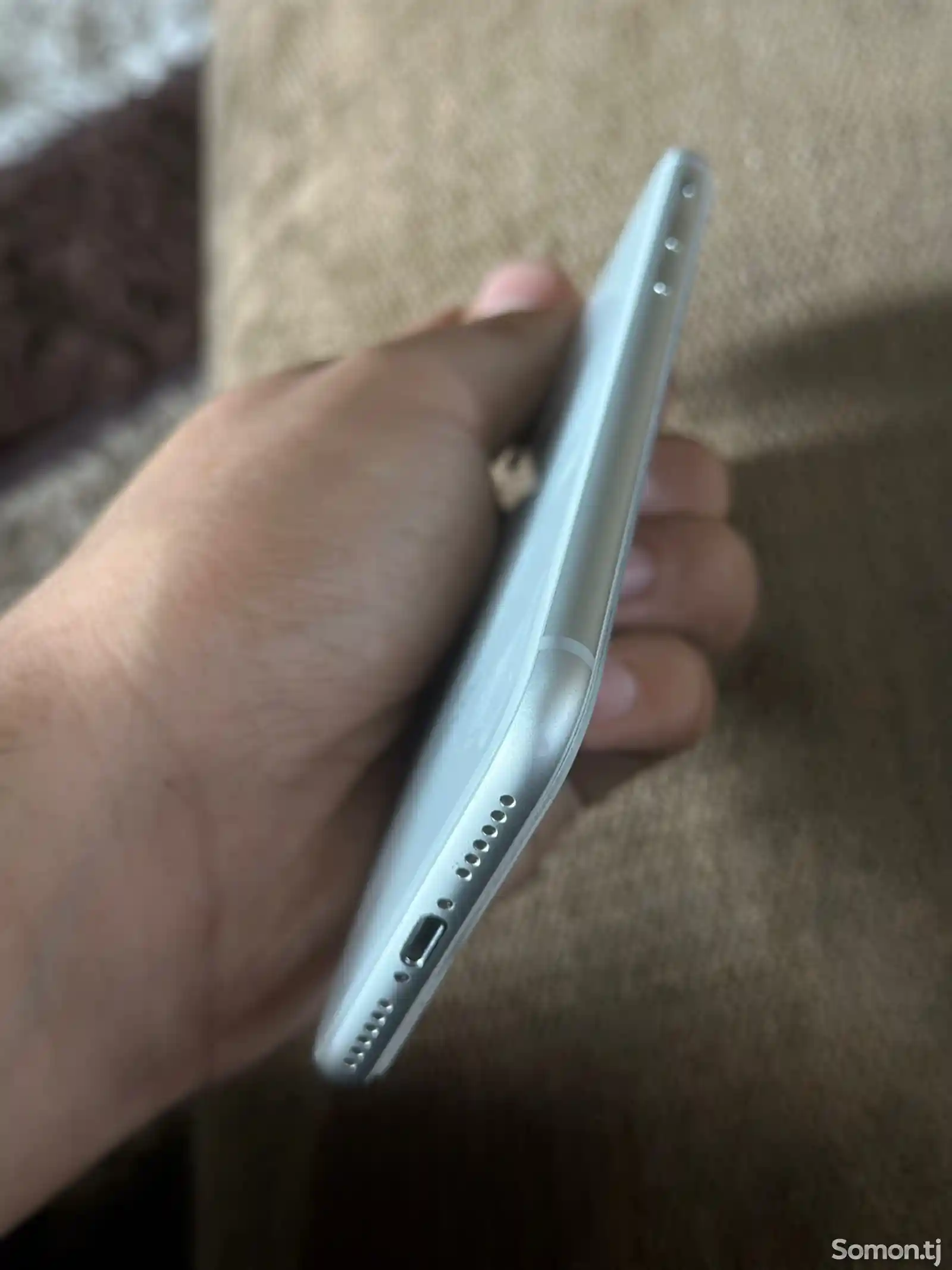 Apple iPhone 8, 64 Gb, Silver-1