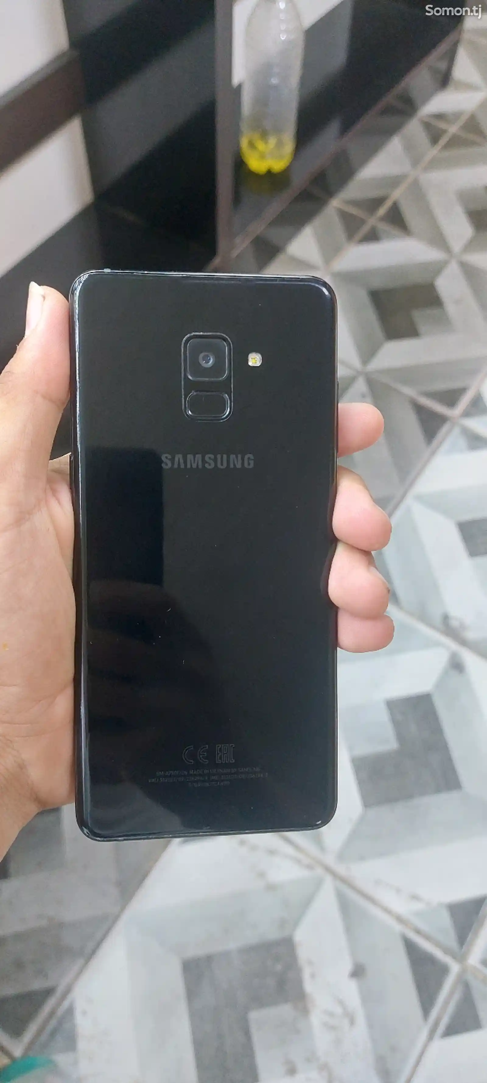 Samsung Galaxy A8+-2