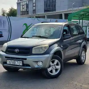 Toyota RAV 4, 2004