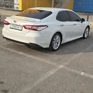 Toyota Camry, 2018