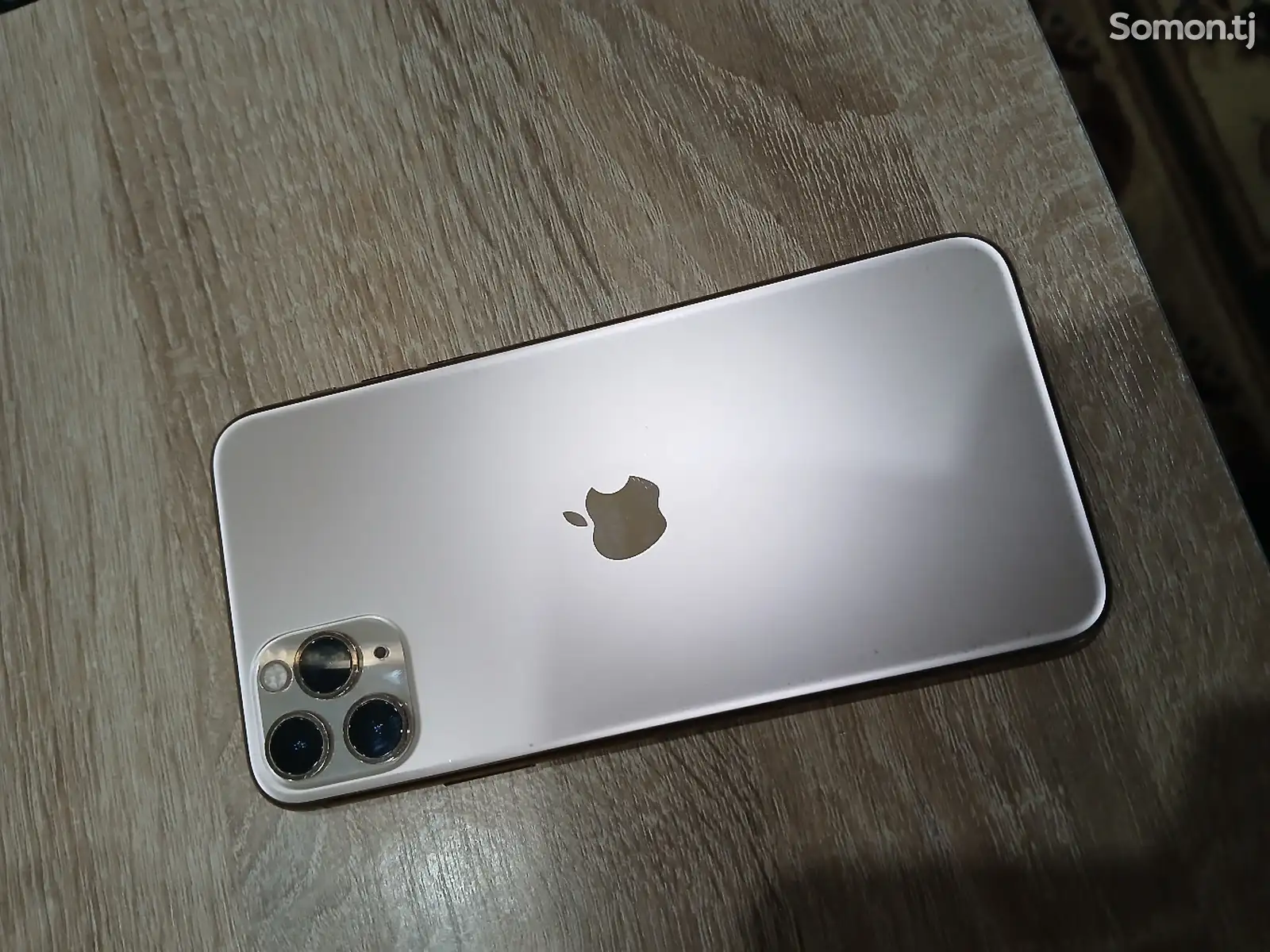 Apple iPhone 11 Pro Max, Gold-1