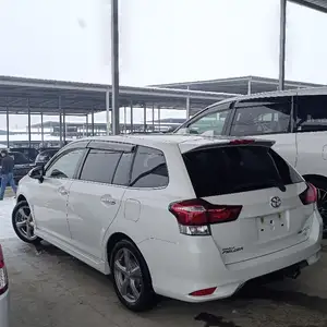 Toyota Fielder, 2015