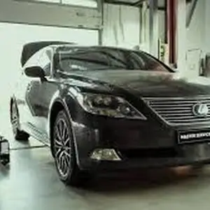 Lexus LS series, 2010